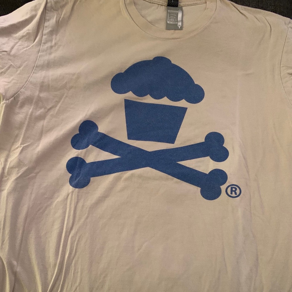 XL Johnny Cupcakes shirt - used.